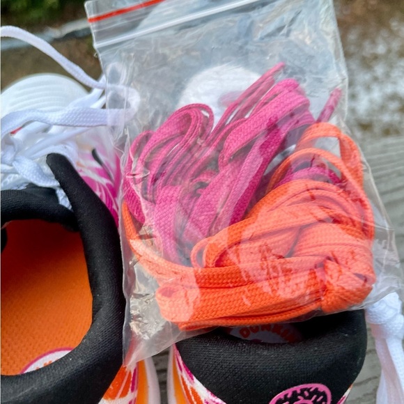 NWOT - Saucony x Dunkin’ Kinvara 10 - Toddler Size 10.5 - Boston Marathon 2019 - Picture 9 of 9